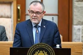 Former Minister of Forestry, Fisheries and the Environment, Dr Dion George, has resigned from the Democratic Alliance (DA) and stepped down as a Member of Parliament.
