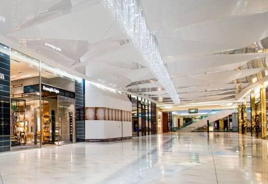 DIAMOND WALK CROWNED LUXURY CAPITAL