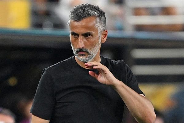 A Firm “Not Now”: José Riveiro Declines Lucrative ES Sétif Offer, Prioritizing Reflection Over Immediate Return