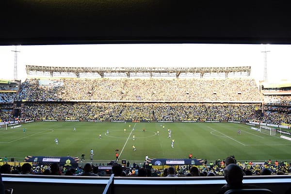 Titanic Rivalry Reignites: Sold-Out Loftus Braces for Sundowns vs. Pirates Premiership Showdown