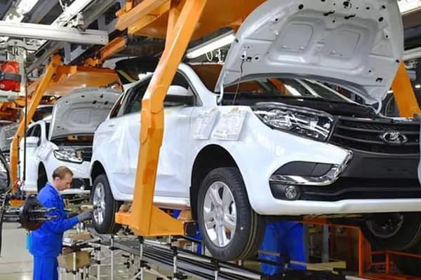 Russia Shifts Gears: Automakers UAZ and AvtoVAZ Target African Assembly to Rival Chinese Dominance
