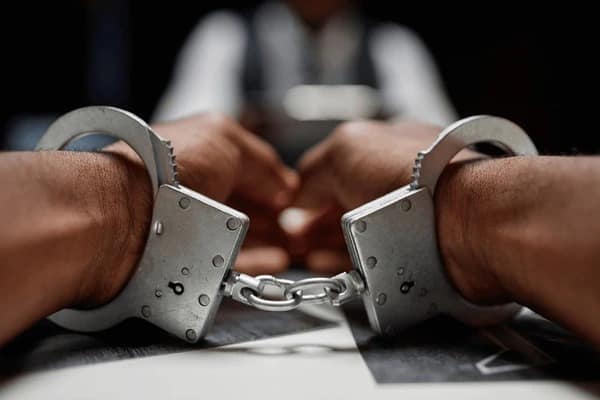 Fake ‘SAPS Colonel’ Walks into Police Station Asking for a Ride — and Leaves in Handcuffs