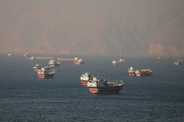 Shipping Giants Refuse Hormuz Return Until U.S.-Iran Deal Proves Durable